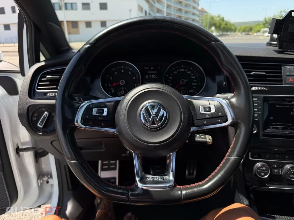 Volkswagen Golf 2.0 TSi GTi DSG Performance