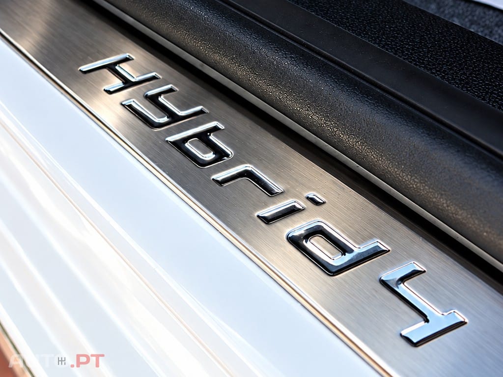 Peugeot 3008 2.0 HDi Hybrid4
