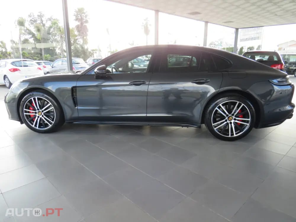 Porsche Panamera 4 E-Hybrid