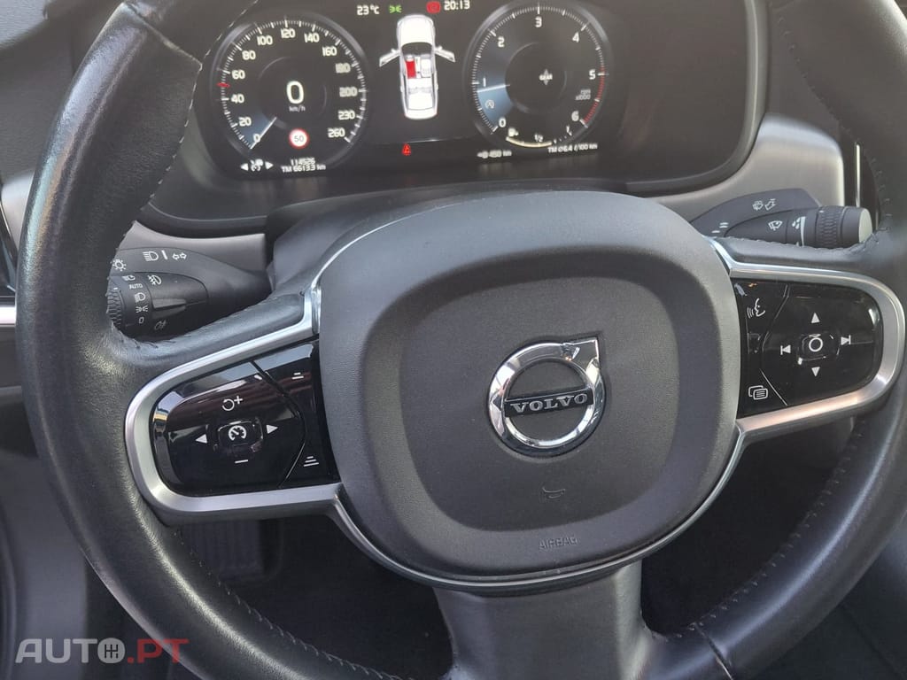 Volvo XC40 R-design