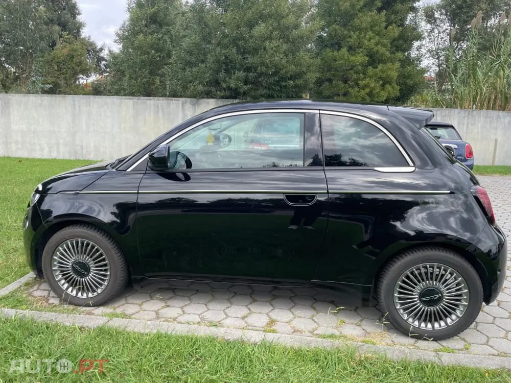 Fiat 500e Outro