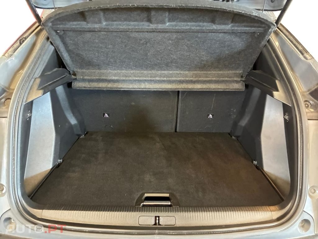 Peugeot 2008 1.2 PureTech Allure EAT8