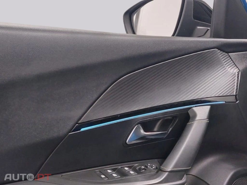 Peugeot E-2008 50 kWh GT