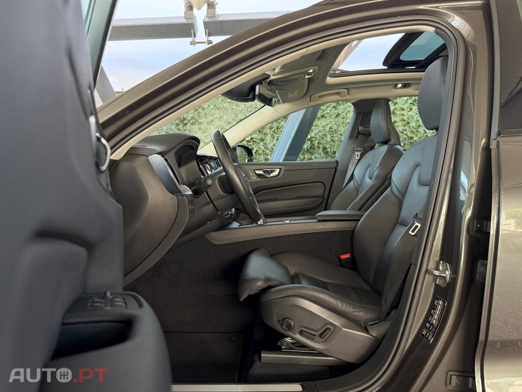 Volvo XC60 2.0 T6 PHEV R-Design AWD