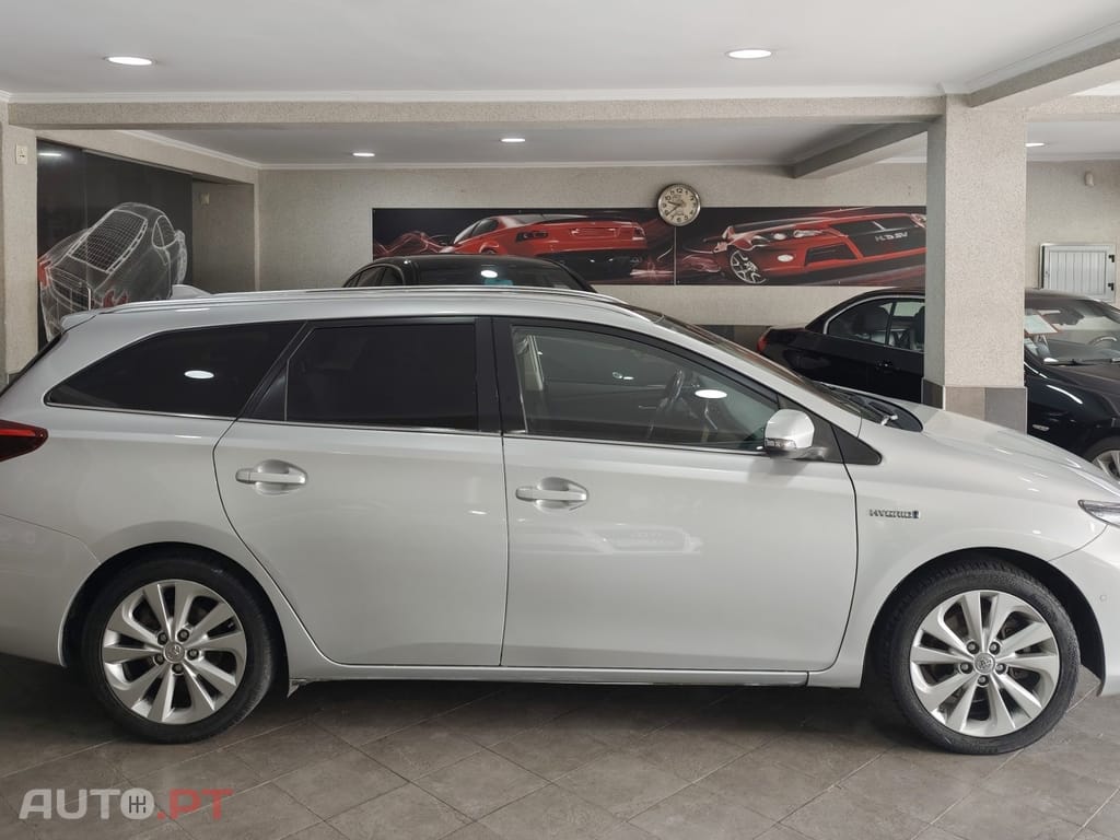 Toyota Auris Touring Sports 1.8 HSD Exclusive+Navi