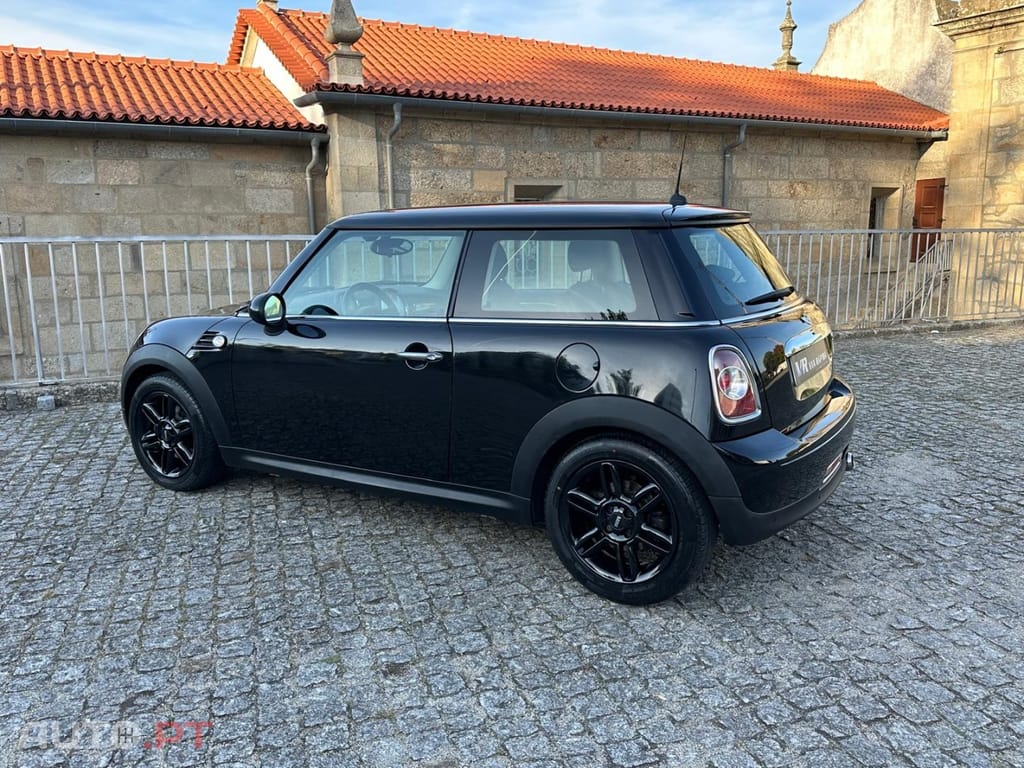 MINI Cooper Cooper D