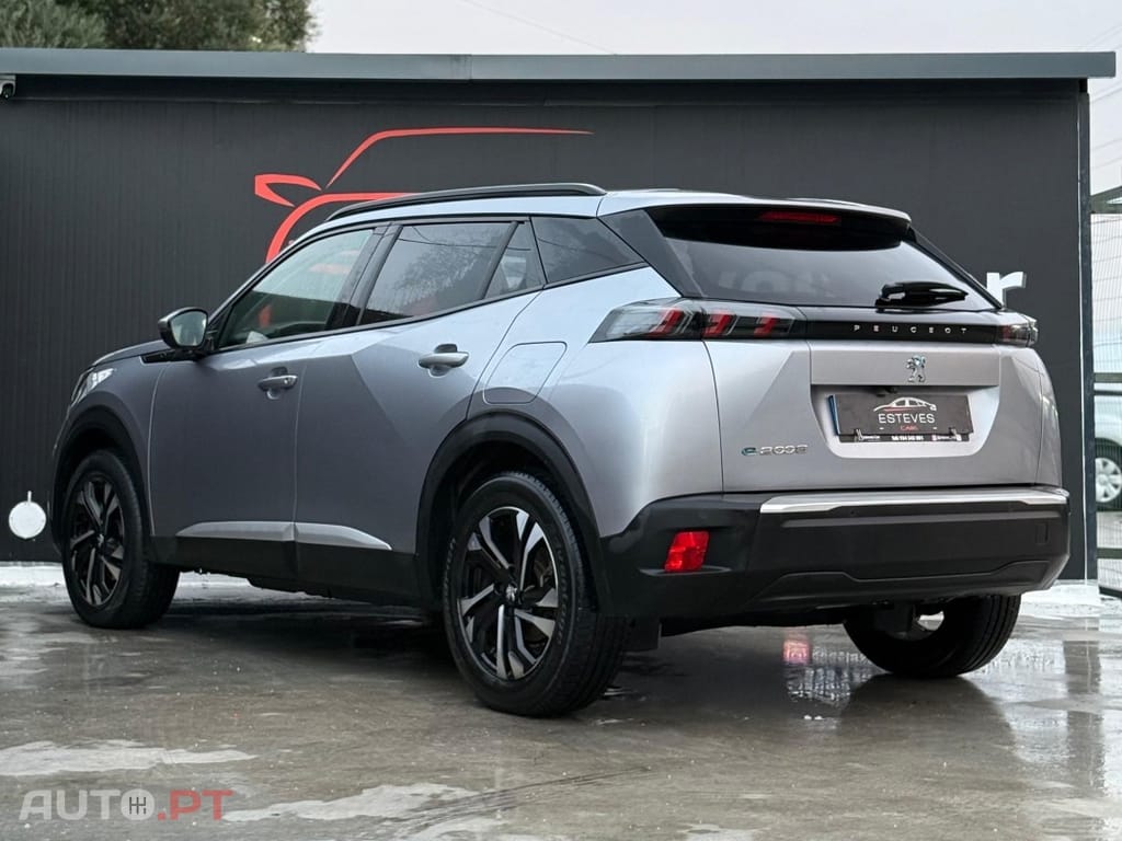 Peugeot E-2008 50 kWh Style