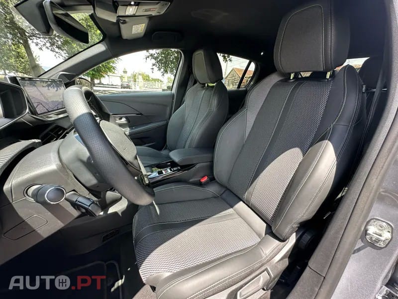 Peugeot E-208 50 kWh GT Pack