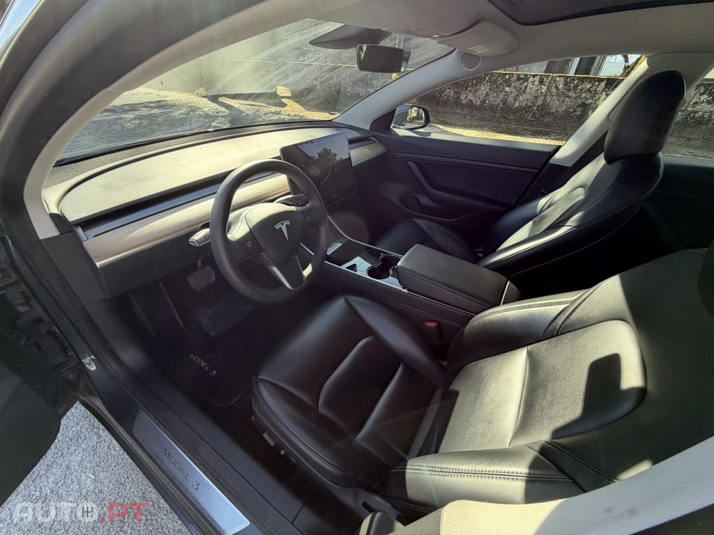 Tesla Model 3 Standard Range Plus RWD