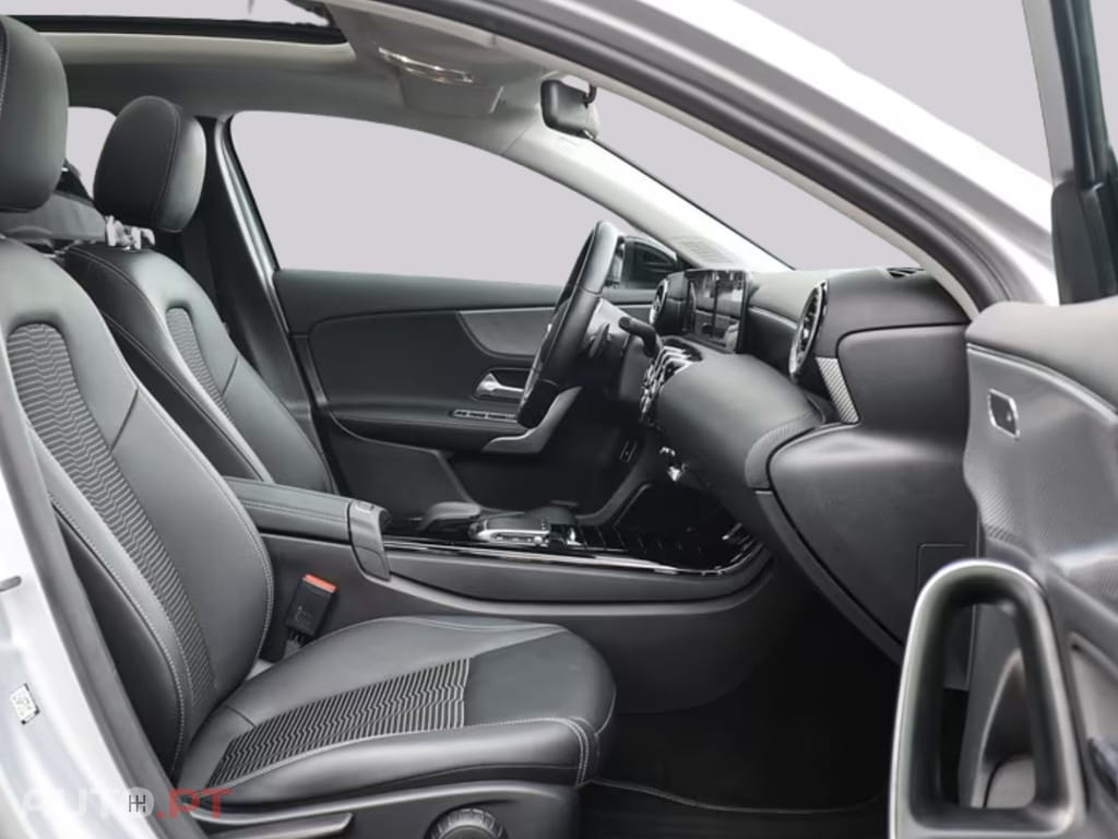Mercedes-Benz A 250 I.V.A DEDUTIVEL 