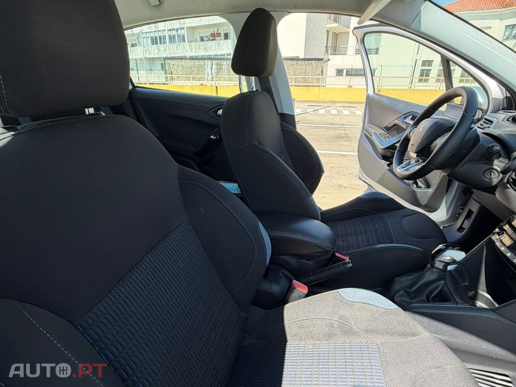 Peugeot 208 Allure