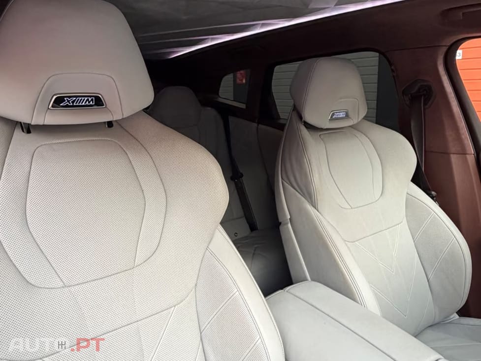 BMW XM BASE