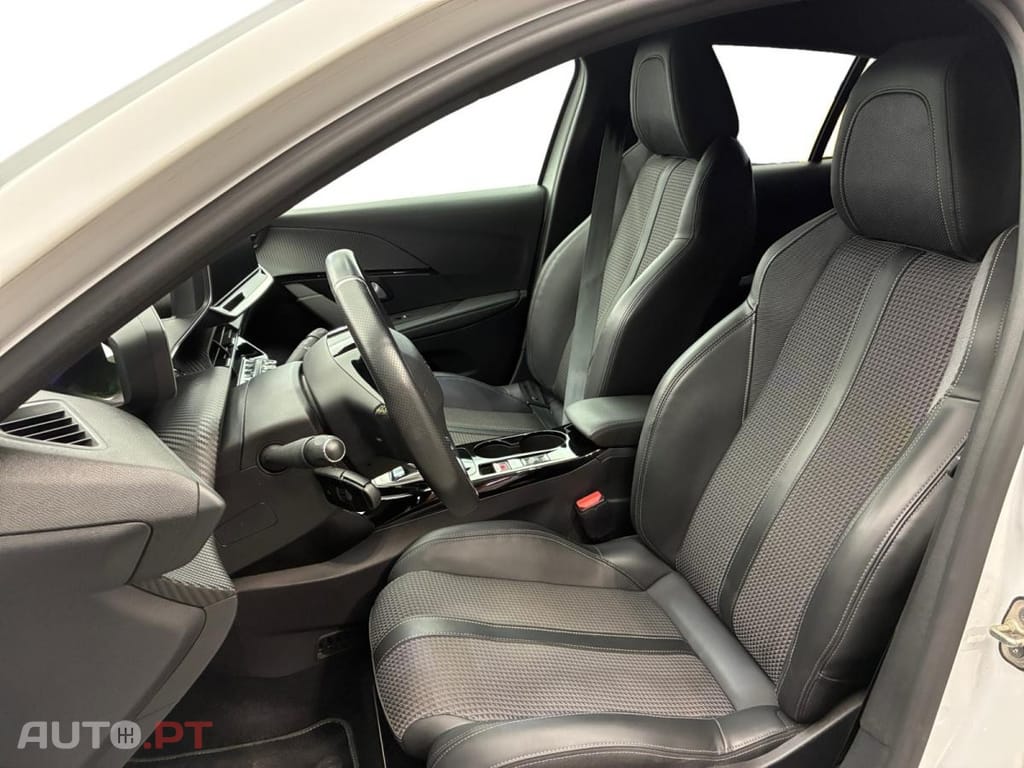 Peugeot E-208 50 kWh GT Line