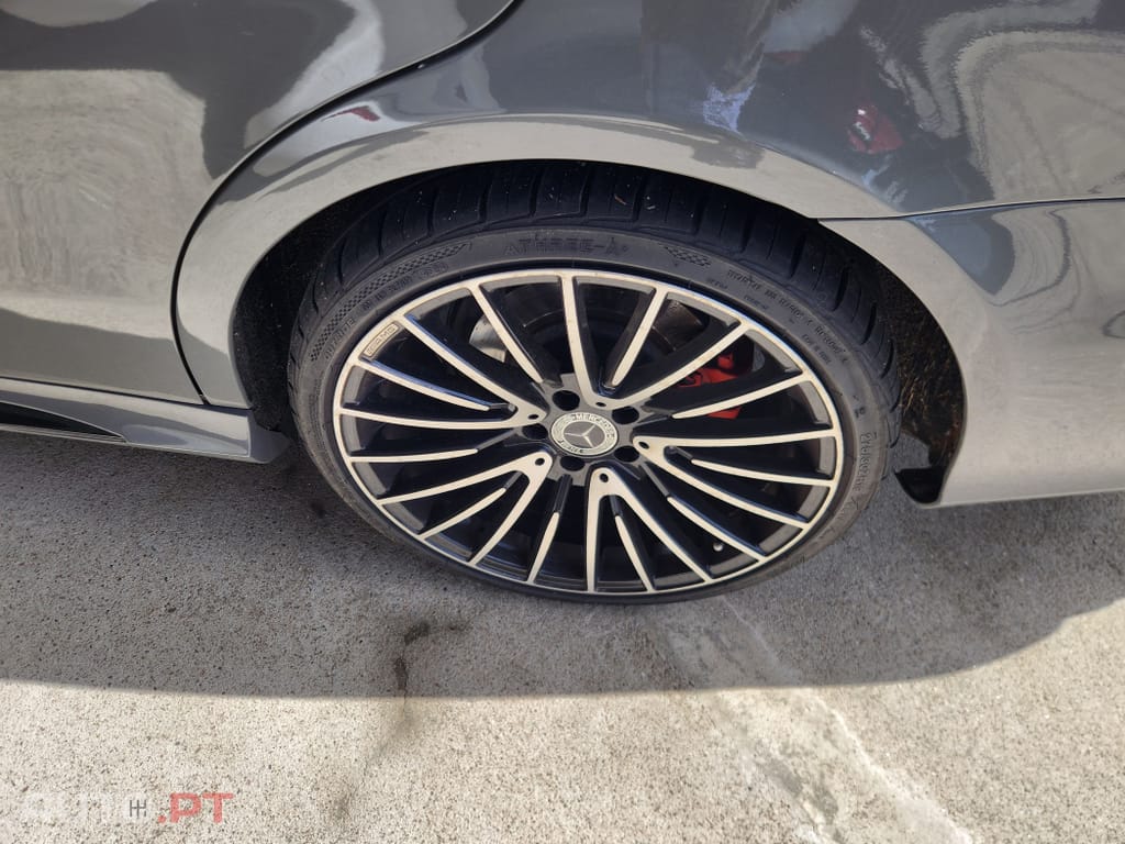 Mercedes-Benz E 300 BLUETEC Hybrid Avantgarde