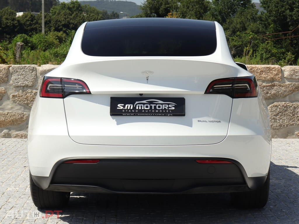 Tesla Model Y Long Range Dual Motor AWD