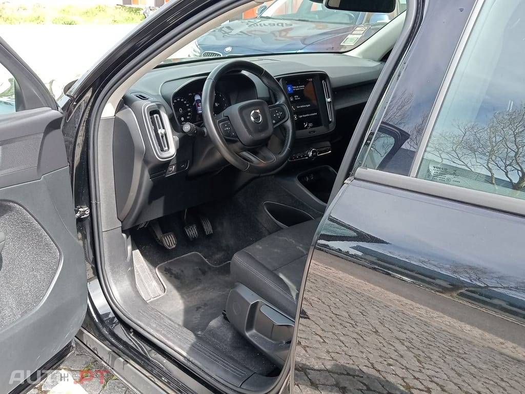 Volvo XC40 1.5 T2 Momentum Core