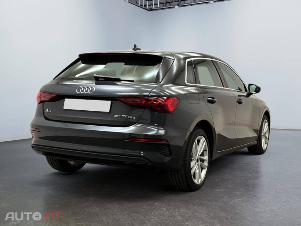 Audi A3 Sportback 40 TFSIe S Tronic Business Line