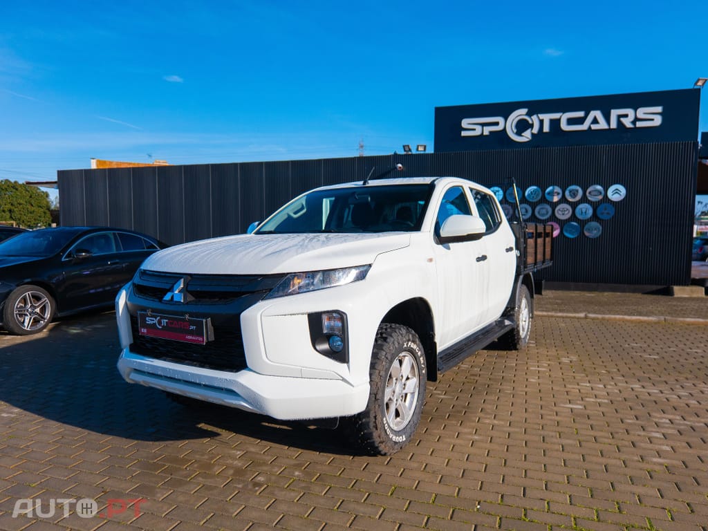 Mitsubishi L200 2.3 DI-D CD Invite 4WD