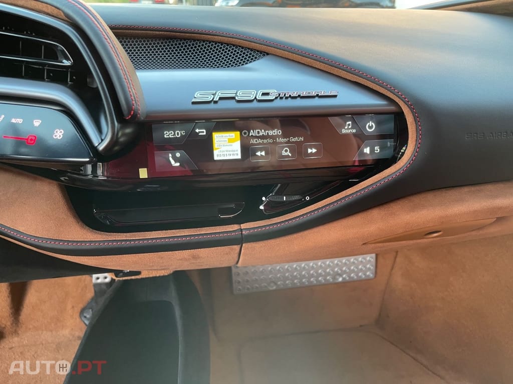 Ferrari SF90 STRADALE