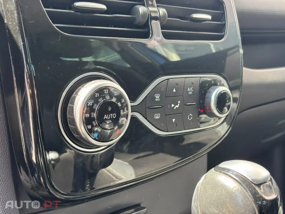 Renault Clio Outro