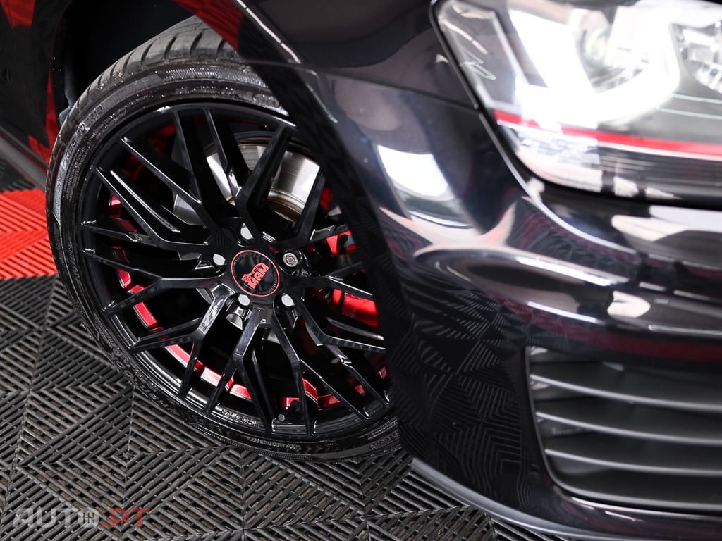 Volkswagen Golf 2.0 TSI GTI DSG