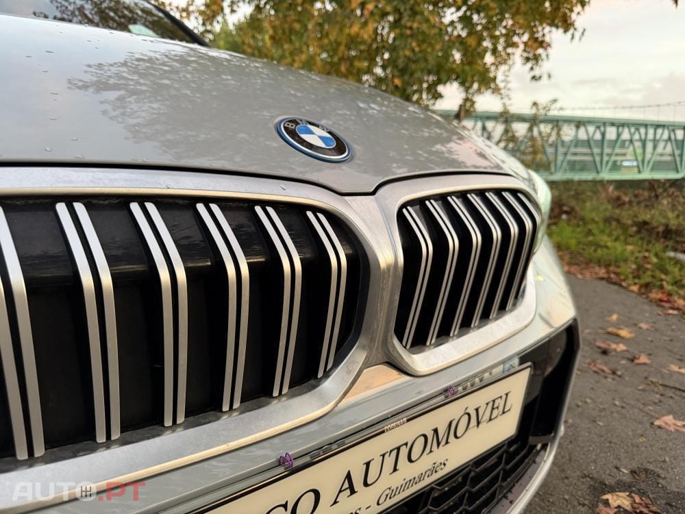 BMW 330 e Touring Pack Desportivo M Auto