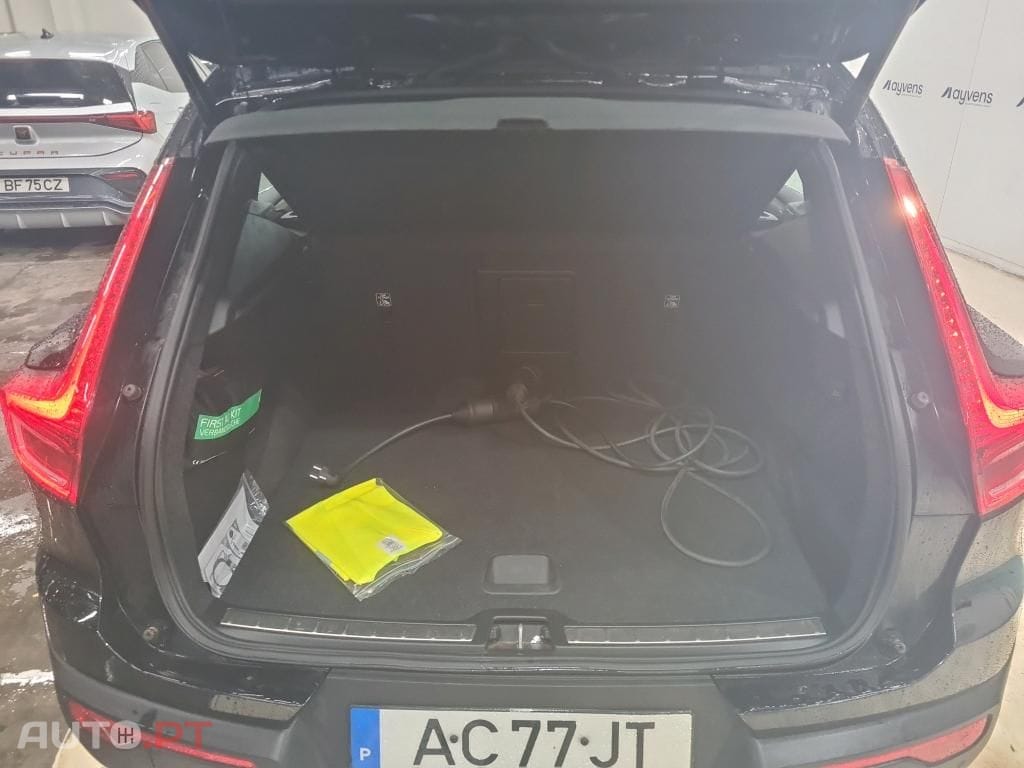 Volvo XC40 1.5 T5 PHEV Momentum Plus