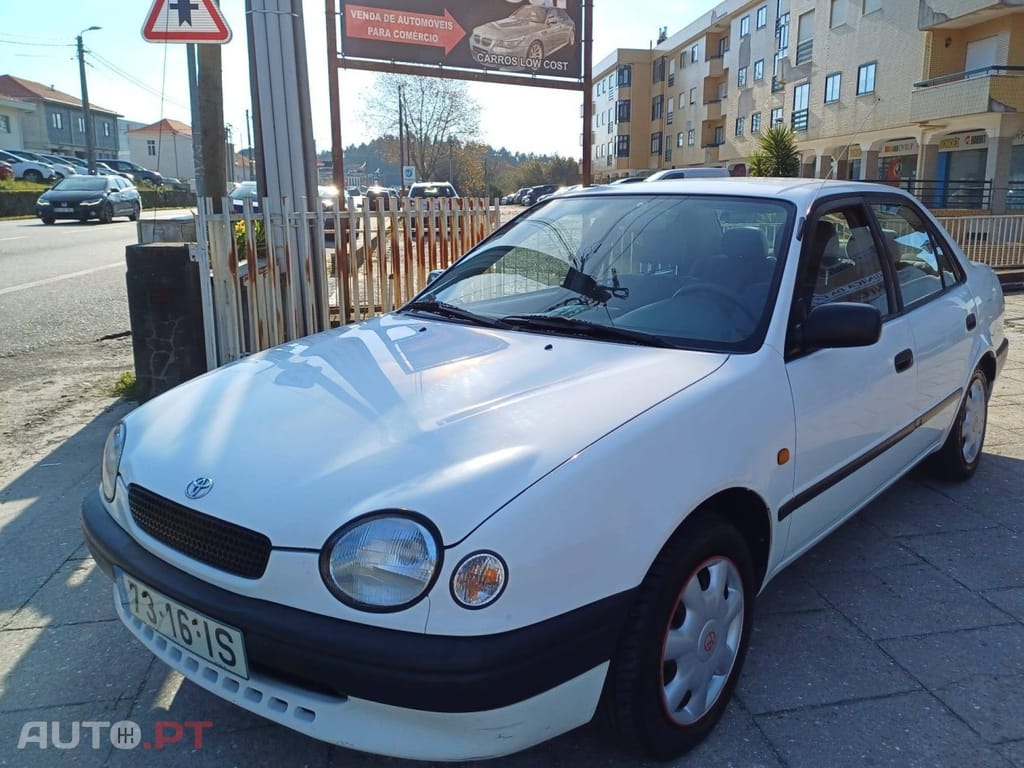 Toyota Corolla Sedan 1.3 Terra AC