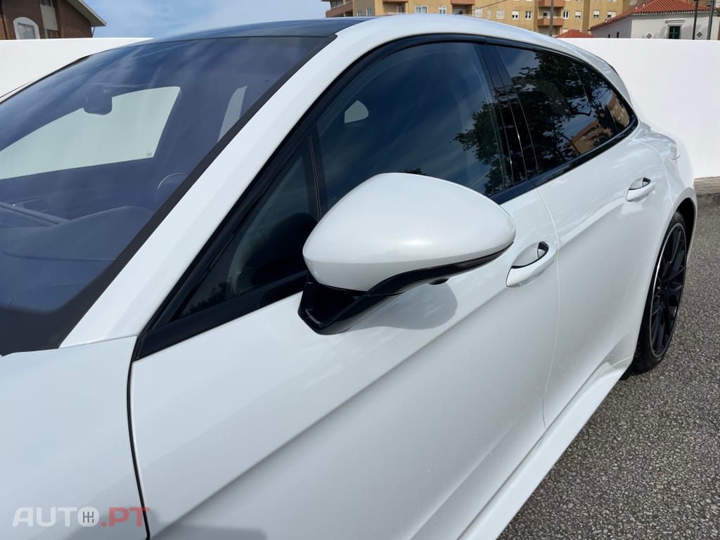 Porsche Panamera 4 E-Hybrid