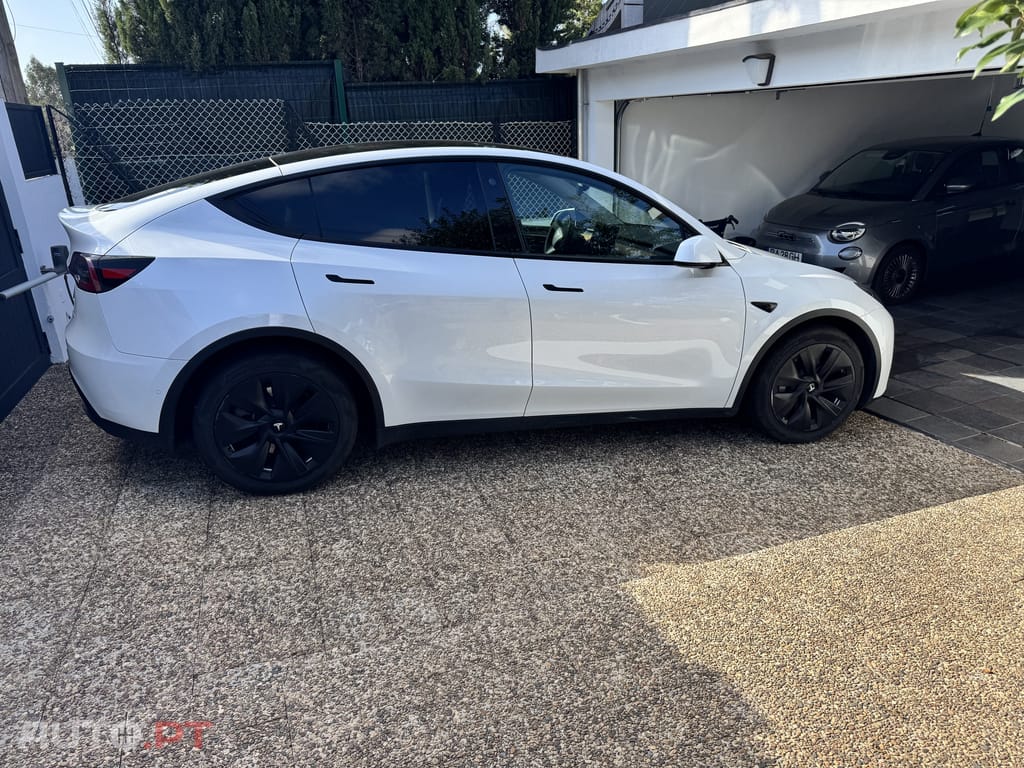 Tesla Model Y Long Range AWD