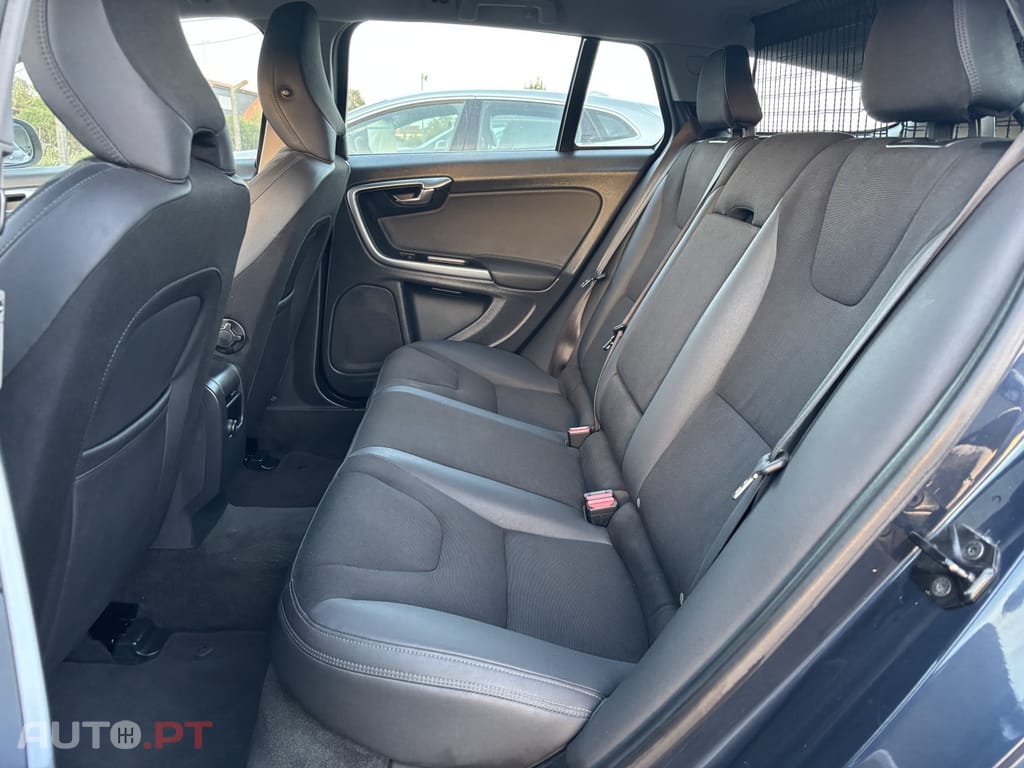 Volvo V60 D2 Momentum