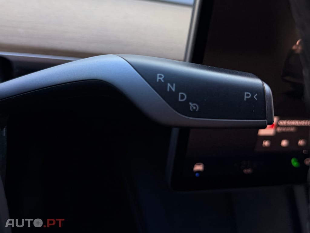 Tesla Model Y Outro