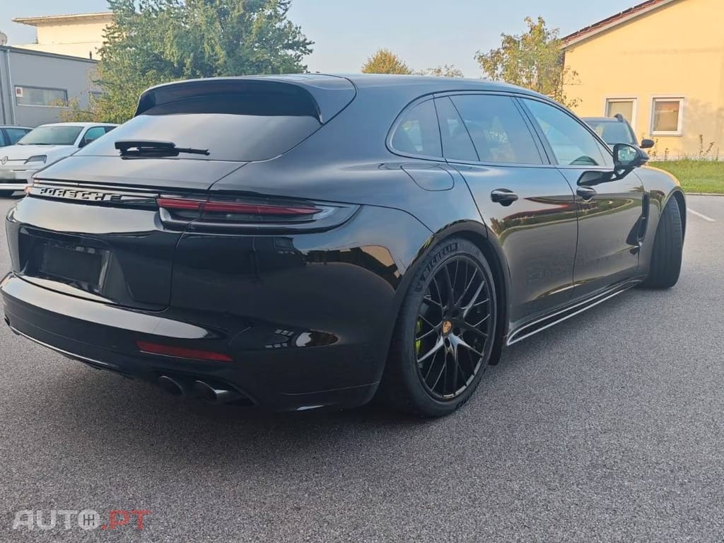 Porsche Panamera ST 4 E-Hybrid Sport Design