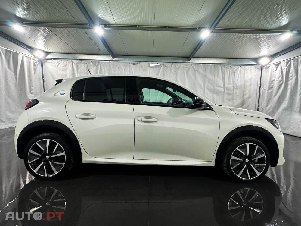 Peugeot E-208 50 kWh GT Pack