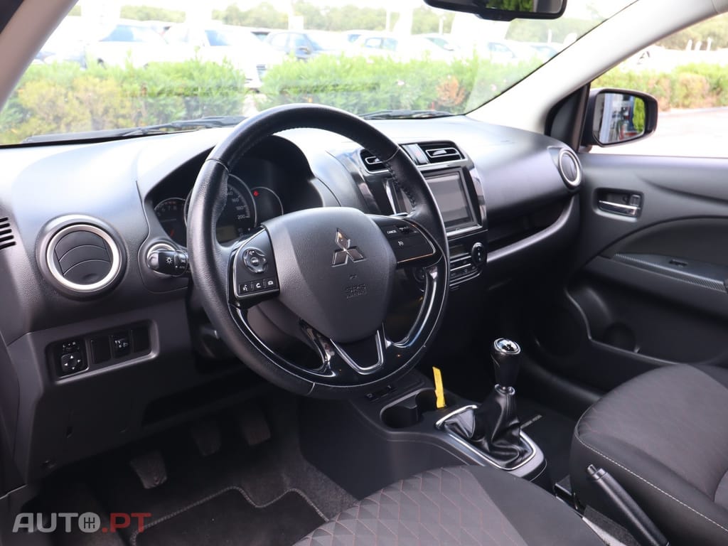 Mitsubishi Space Star 1.2 Intense Connect Edition