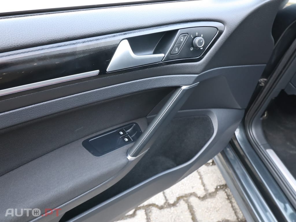 Volkswagen Golf 2.0 TSi GTi DSG Performance