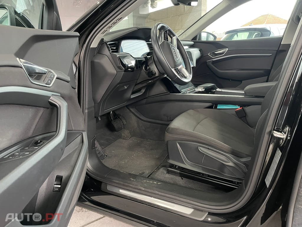 Audi Q8 E-Tron 55 quattro S line