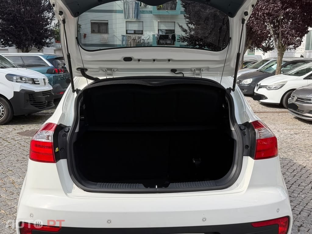 Kia Rio UB