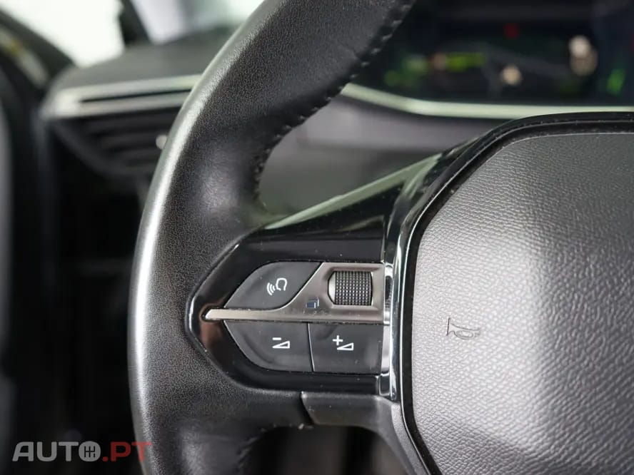 Peugeot 2008 1.2 PureTech Allure