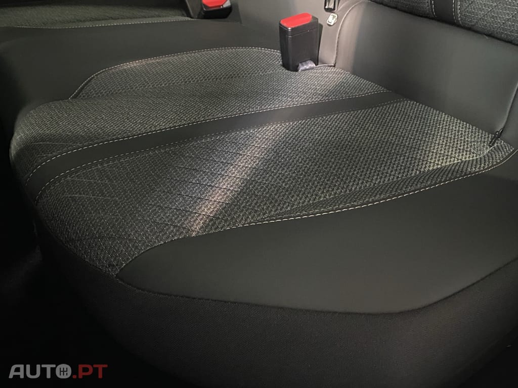 Peugeot 208 1.2 Hybrid Allure e-DCS6