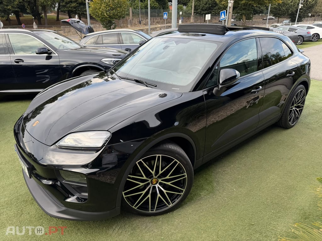 Porsche Macan Electric 4