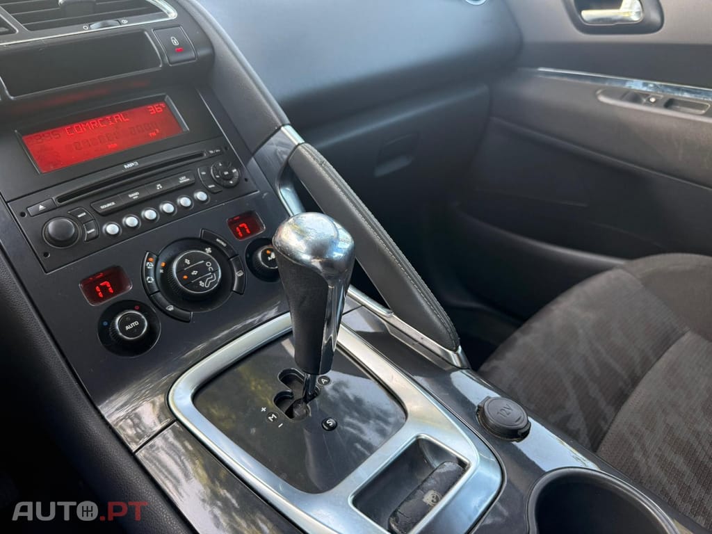 Peugeot 3008 1.6 HDi Executive CMP6