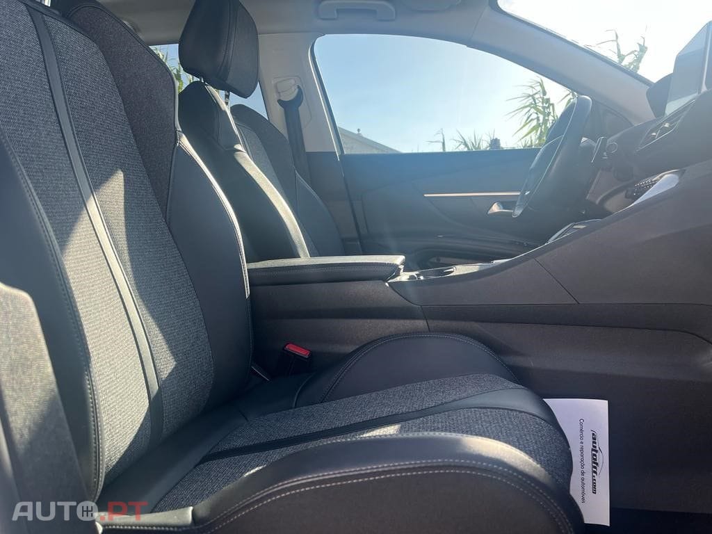 Peugeot 5008 1.5 BlueHDi Allure EAT8