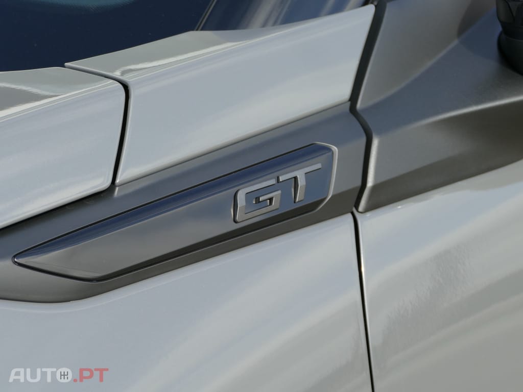 Peugeot 2008 1.2 PureTech GT EAT8