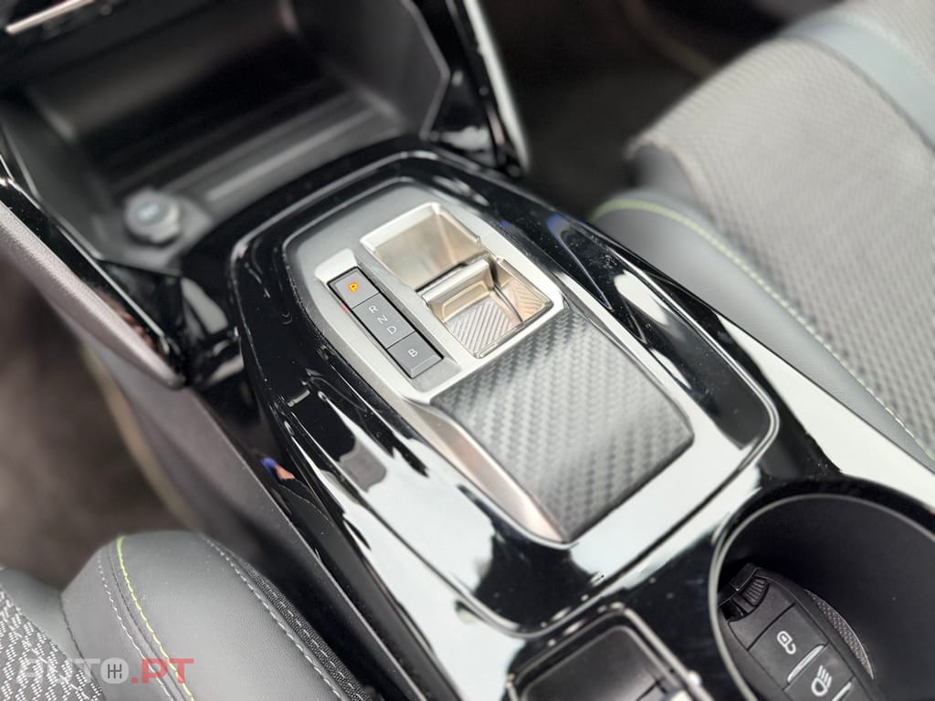 Peugeot E-2008 54 kWh GT