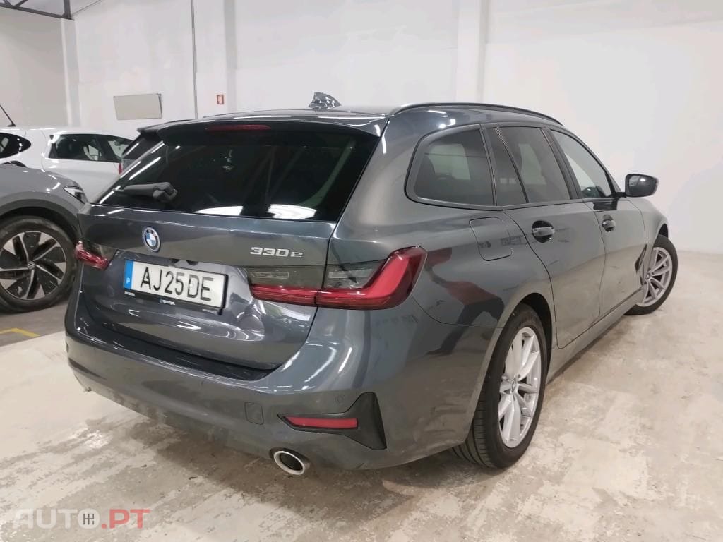 BMW 330 e Auto