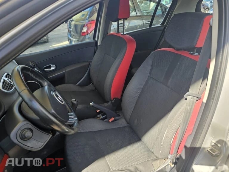 Renault Clio 1.2 16V Rip Curl