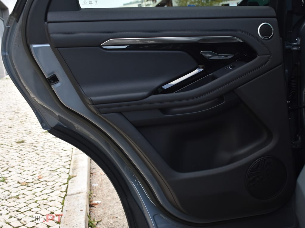 Land Rover Evoque 1.5 P300e AWD R-Dynamic SE Auto