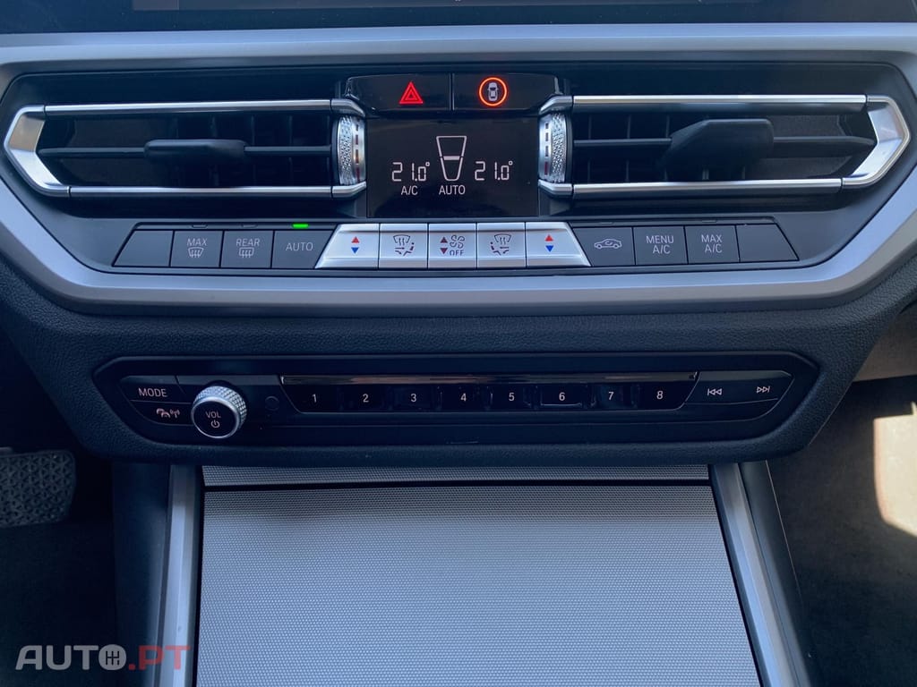 BMW 330 e Touring Line Luxury Auto