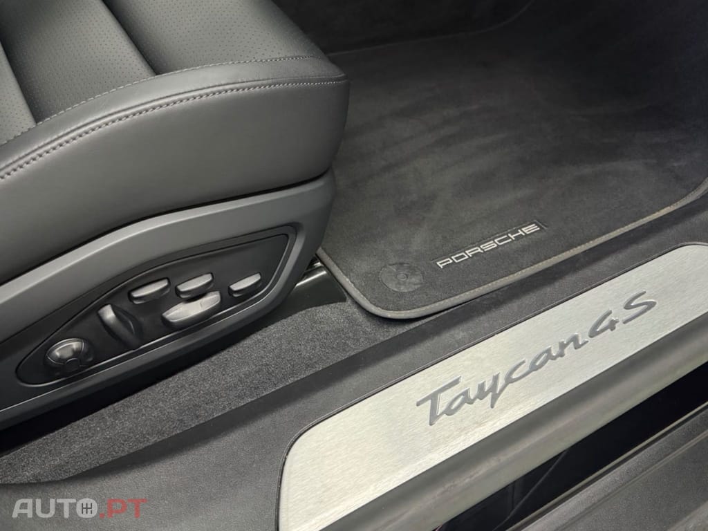 Porsche Taycan 4S Performance I.V.A DEDUTIVEL 